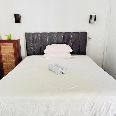 Perwita Homestay Kuta  Extérieur photo