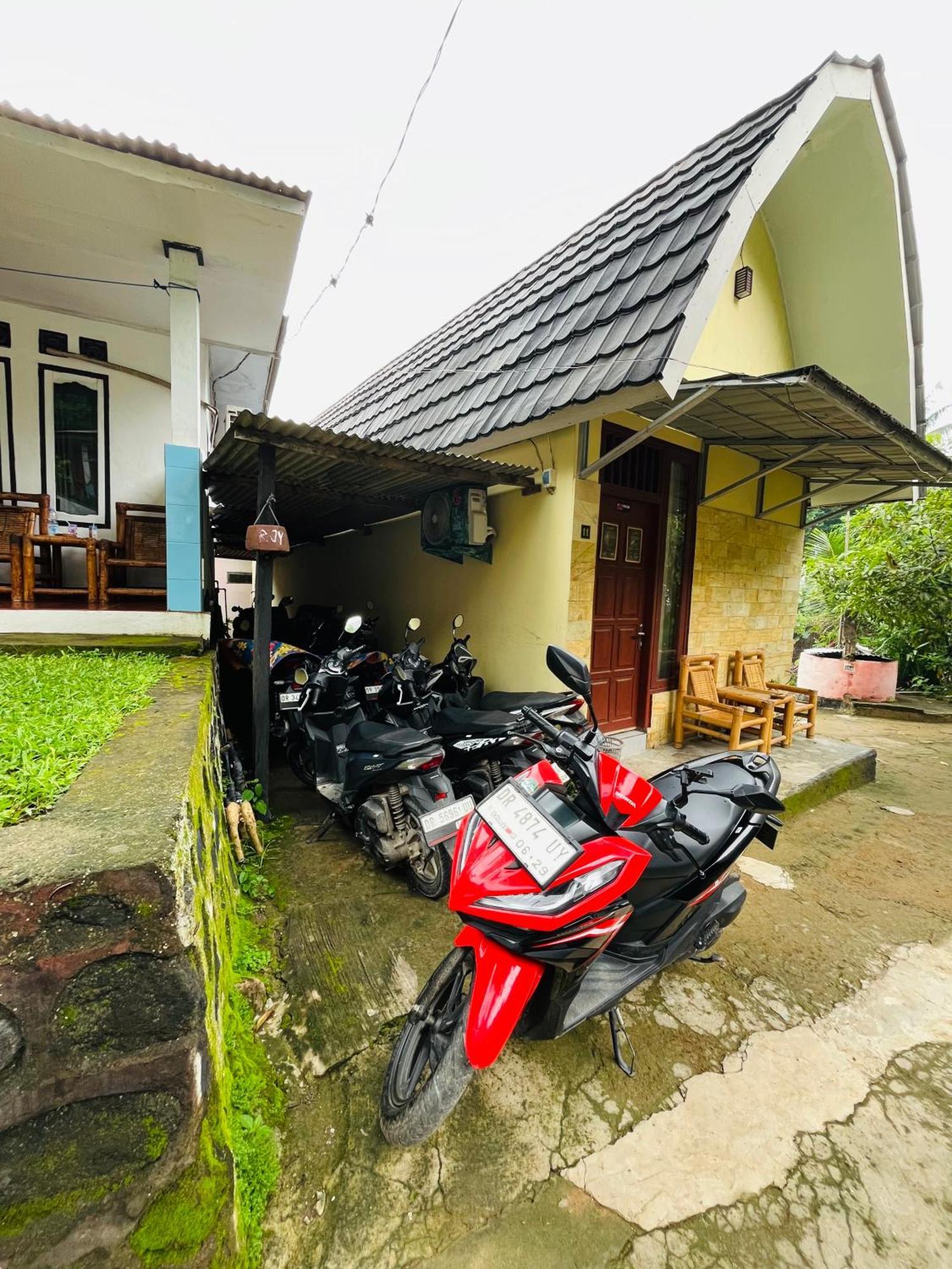 Perwita Homestay Kuta  Extérieur photo
